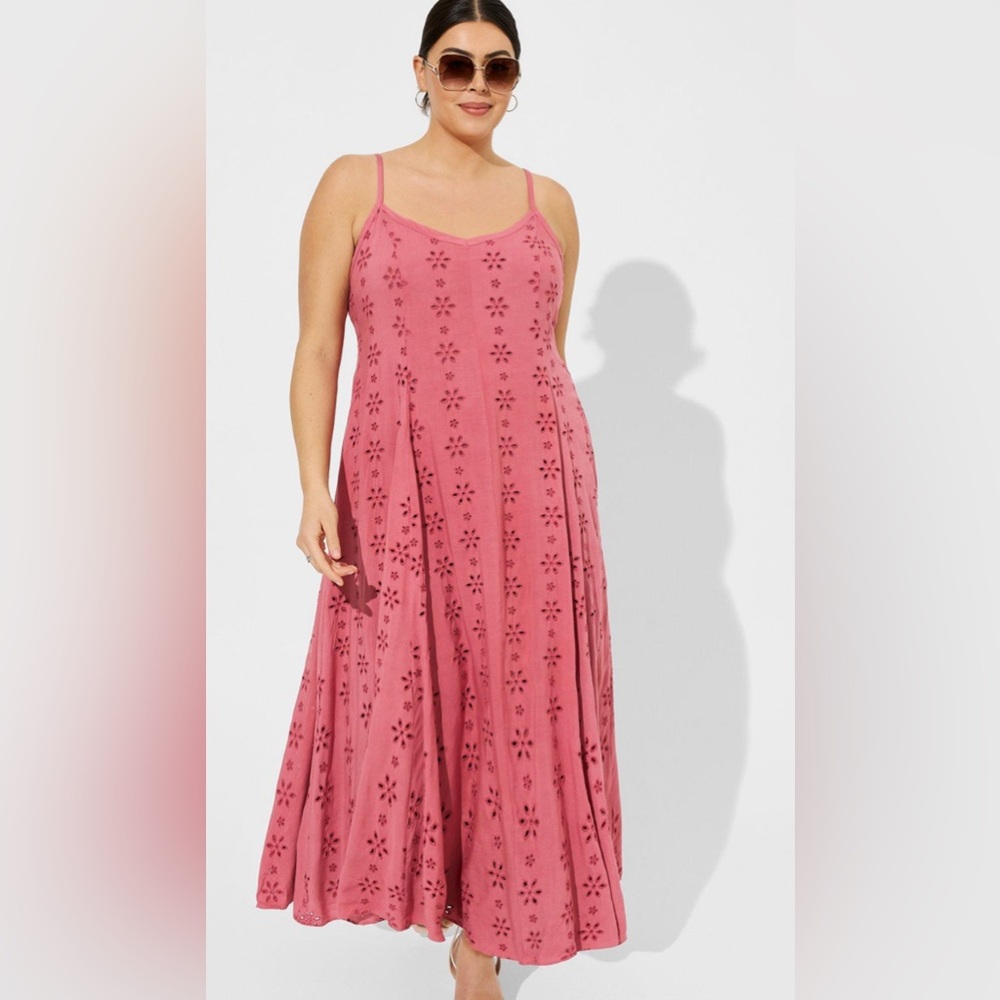 Torrid size 6 coral/mauve/pink floral embossed dress